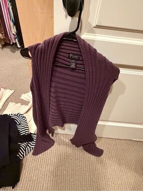 Ribbed Open-Front Sweater Vest in Deep Plum